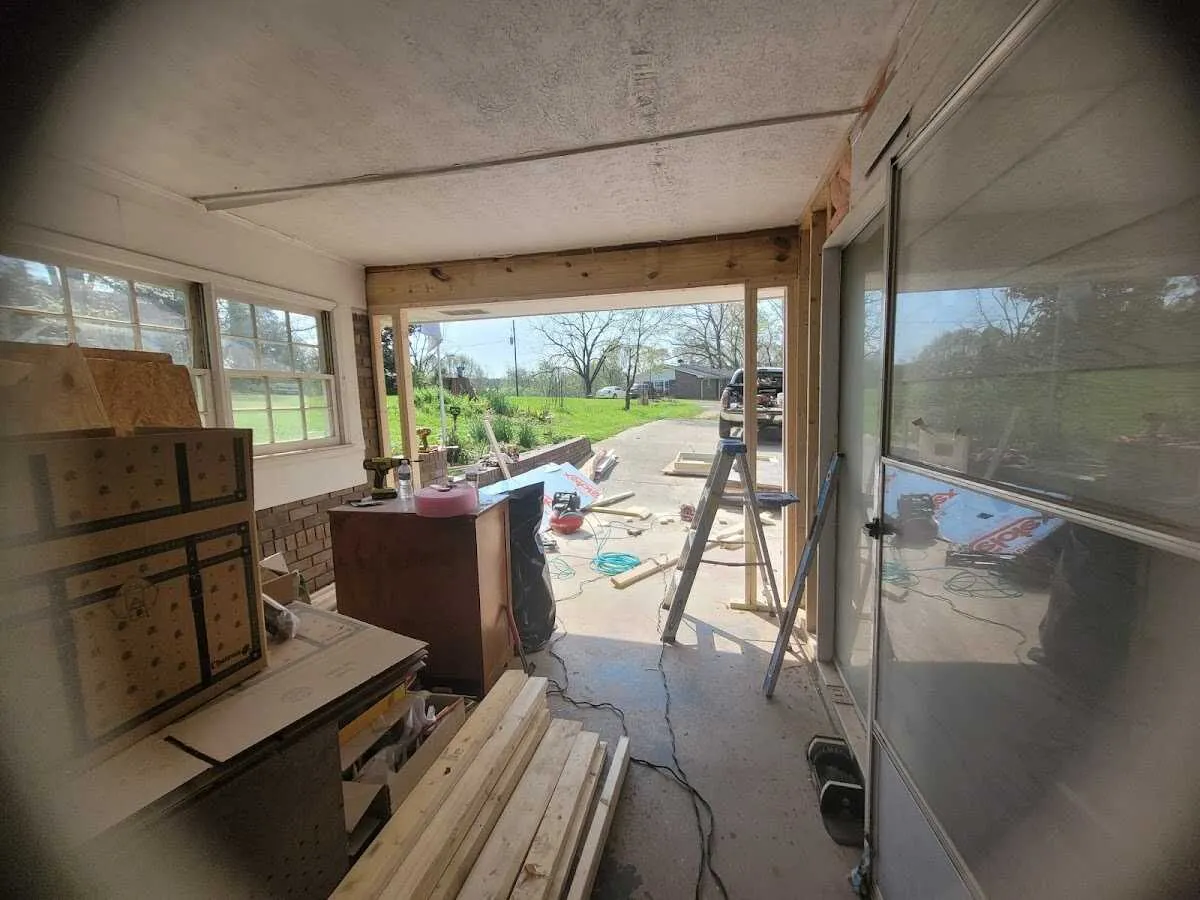 Air movers and dehumidifier for Drying & Dehumidification in Bellmawr